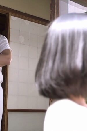 Seri lẳng lơ khao khát bố chồng, khoe thân gợi tình trong JUX-512