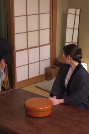 Sumire Shiraishi lẳng lơ quyến rũ chồng, khơi dậy lửa tình bỏng cháy trong chuyến đi suối nước nóng JUX-843