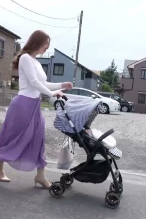 Ai Sayama MEYD-964: Nàng dâu sau sinh lẳng lơ, ướt át trên tàu