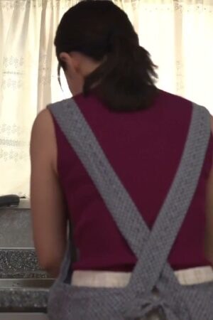 Cơ thể ướt át, trong suốt của dì Yuka Mizuno ROE-163: Đêm mưa khơi gợi khát khao thầm kín.