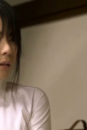 Nana Aida và URE-010: Hoa đã chín, cơ thể ướt đẫm khát khao tình ái