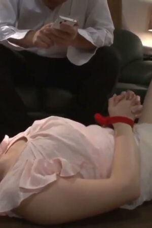 Yui Nishikawa MIDE-176: Nữ sinh viên tan chảy trong khao khát bị giam cầm