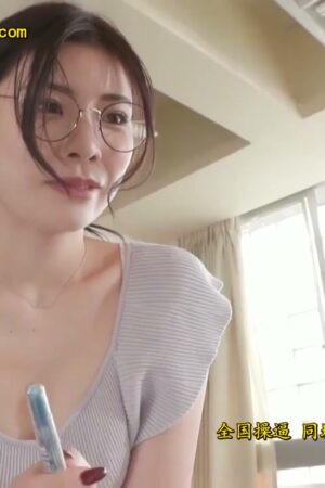 Rei Kamiki và STARS-818: Cô giáo quyến rũ, ngực đầy khêu gợi dẫn lối em vào khúc dạo đầu ướt át của dục vọng
