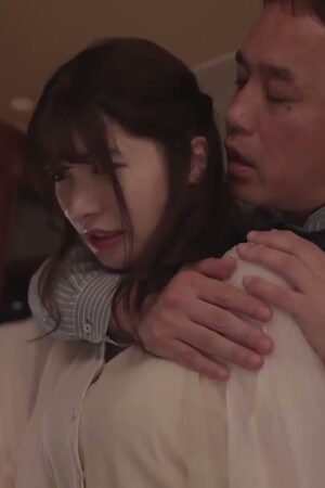 Ruu Totsuka STARS-949: Đêm tuyết định mệnh, nàng thơ ướt át tan chảy trong vòng tay đạo diễn