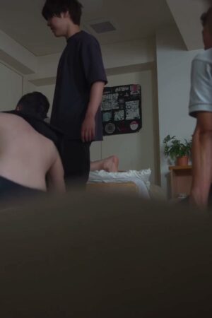 Tenjin Ugoromo và START-459: Thiếu nữ Fukuoka ướt sũng trong vòng tay những gã trai